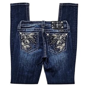 💥Miss Me Skinny Jeans. Women's Size: Waist 26x31 1/2 Inseam.